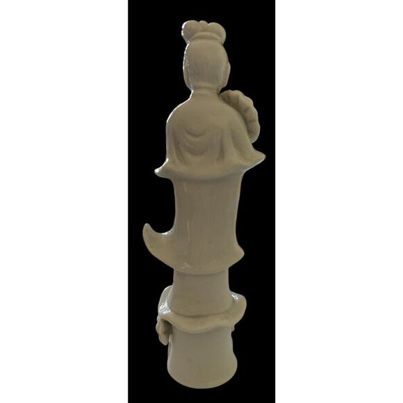 white porcelain figurine Lady With Lotus Fower 8.5 Inches Tall Made In Japan - Picture 3 of 7